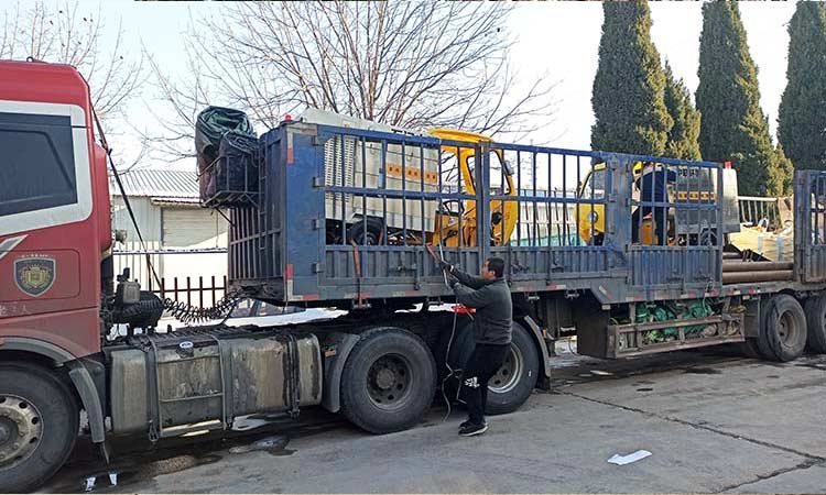 石門環(huán)衛(wèi)公司引進(jìn)多功能高壓沖洗車，用于環(huán)衛(wèi)快速保潔