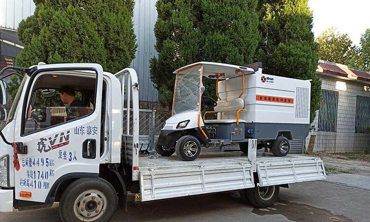 環(huán)衛(wèi)公司購(gòu)置小型多功能高壓清洗車(chē)