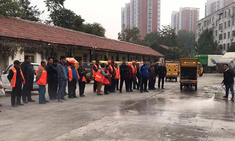 電動(dòng)高壓清洗車(chē)