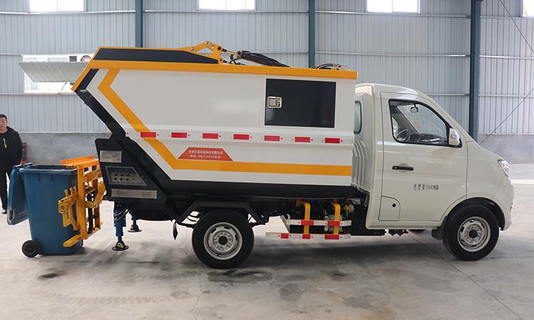 四輪電動垃圾清運車.jpg