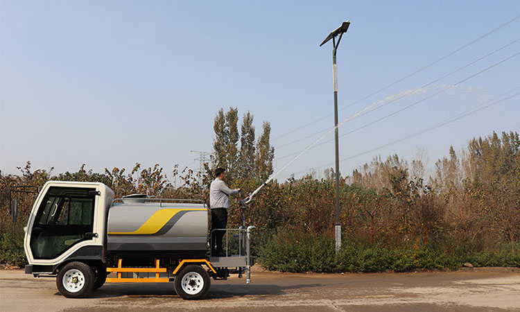 濟(jì)南百易灑水車(chē)技術(shù)要求有哪些