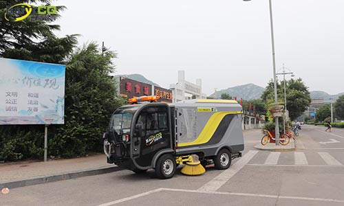 洗掃車，道路環(huán)衛(wèi)無揚(yáng)塵環(huán)保作業(yè)