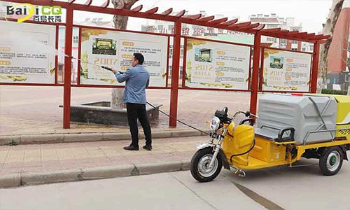 小型電動(dòng)三輪高壓清洗車的性能特點(diǎn)以及價(jià)格優(yōu)勢(shì)有哪些？