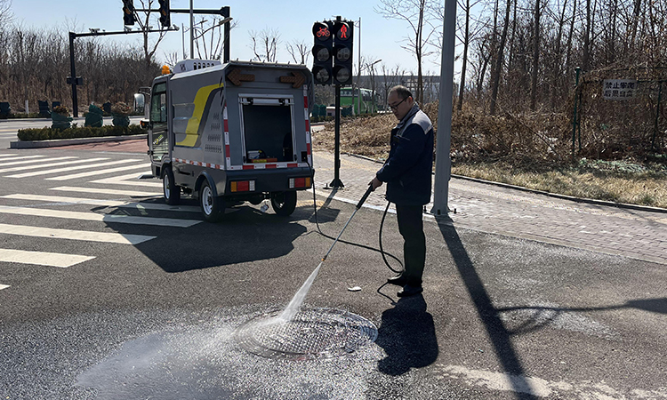 小區(qū)高壓清洗車(chē)
