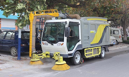 百易落葉收集器，助力烏魯木齊美麗秋色