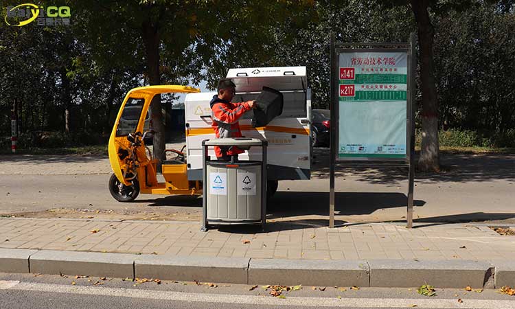 電動(dòng)垃圾清運(yùn)車(chē)