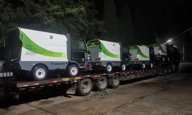 電動(dòng)四輪高壓清洗車(chē)