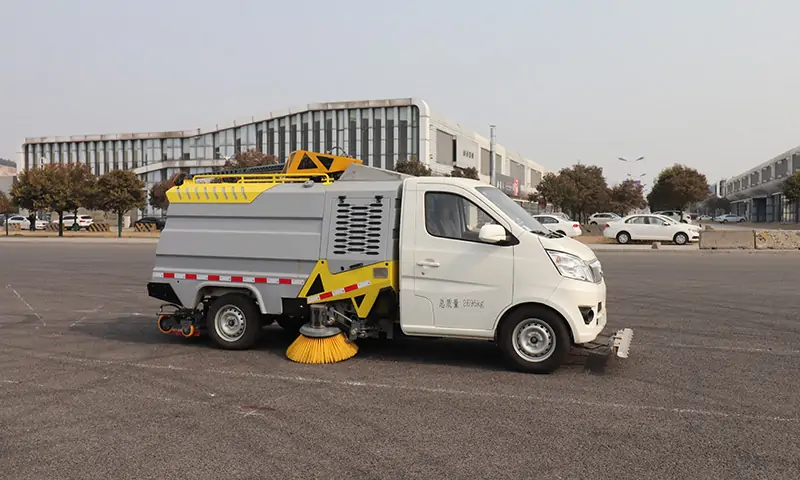 有公告，可上牌！新型新能源洗掃車(chē)上市！冷暖空調(diào)駕駛室讓這個(gè)夏天更加舒適！