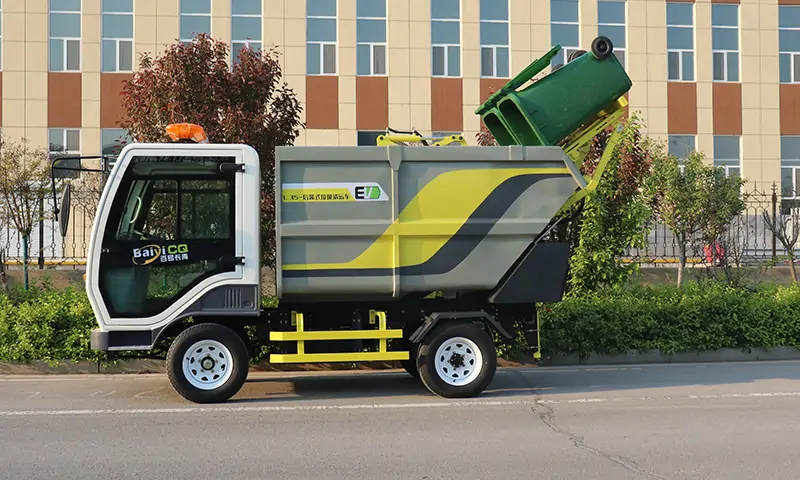 高效環(huán)保的四輪電動(dòng)后裝式垃圾清運(yùn)車，搖桿控制，雙人駕駛室，液壓動(dòng)力十足！
