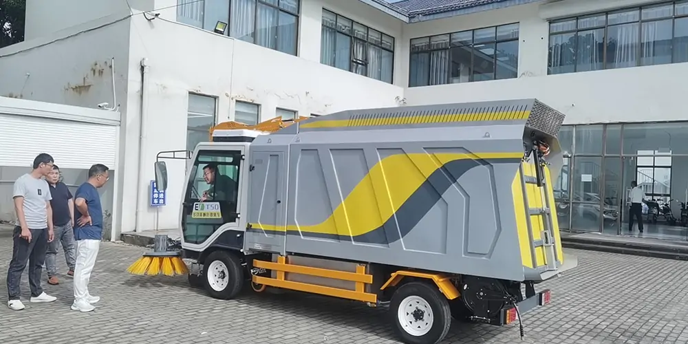 樹葉收集車_多功能樹葉收集車_吸樹葉的機器_新型樹葉收集車_電動樹葉專用收集車