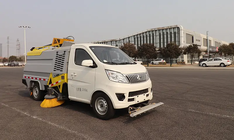 新能源洗掃車(chē)：市政環(huán)衛(wèi)的綠色清潔保持者