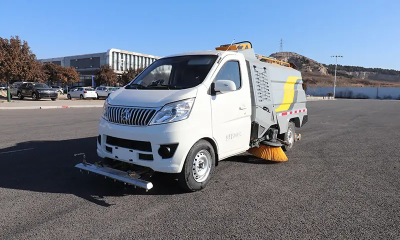 綠色環(huán)保，城市清潔新力量：全新純電動(dòng)洗掃車(chē)