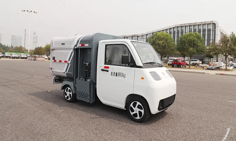 新能源四輪側(cè)裝垃圾清運(yùn)車(chē)：垃圾轉(zhuǎn)運(yùn)創(chuàng)新專(zhuān)業(yè)設(shè)備，有公告，可上牌