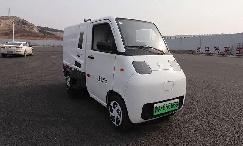 小型純電動(dòng)洗掃車(chē)：城市清潔新利器,功能多樣，應(yīng)用廣泛