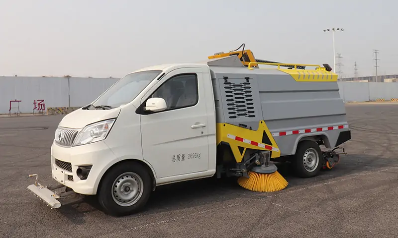 長(zhǎng)安新能源洗掃車(chē)：高效環(huán)保的城市清潔利器