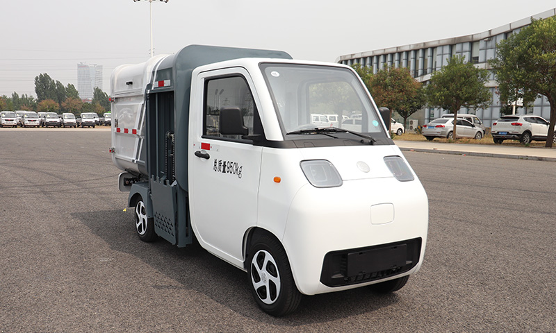 新能源垃圾清運(yùn)車(chē)：景區(qū)道路垃圾桶垃圾轉(zhuǎn)運(yùn)的專(zhuān)業(yè)設(shè)備