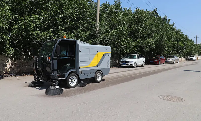 純電動清掃車：城市清潔新風(fēng)尚，道路清掃專家。