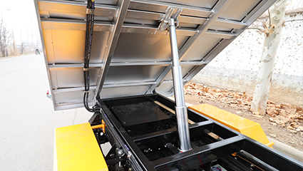 四輪側裝式垃圾清運車BY-L50動力系統(tǒng)