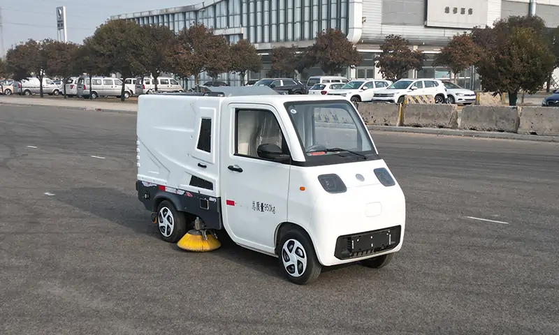 新能源小型洗掃車(chē)：環(huán)保與高效兼具的市政清潔之選