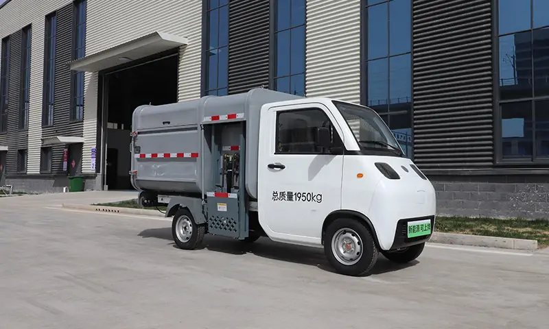 小巧靈活、綠色高效——新能源側(cè)裝式垃圾車(chē)引領(lǐng)城市清潔新趨勢(shì)