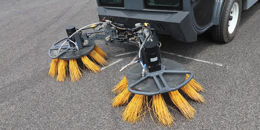 樹葉收集車，新能源樹葉收集車，多功能樹葉收集車，四輪樹葉收集車