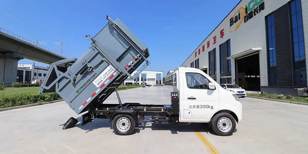 新能源側(cè)裝垃圾車，新能源垃圾車，小型垃圾車，純電動(dòng)垃圾車，環(huán)衛(wèi)垃圾車，垃圾車