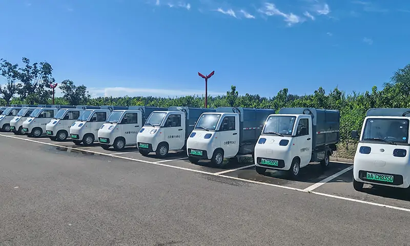 新能源側(cè)裝垃圾車(chē)到貨北京 助力首都城市環(huán)境衛(wèi)生建設(shè)