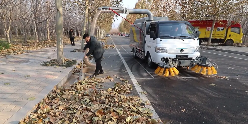 純電動(dòng)樹葉收集車_樹葉收集車_電動(dòng)樹葉收集車
